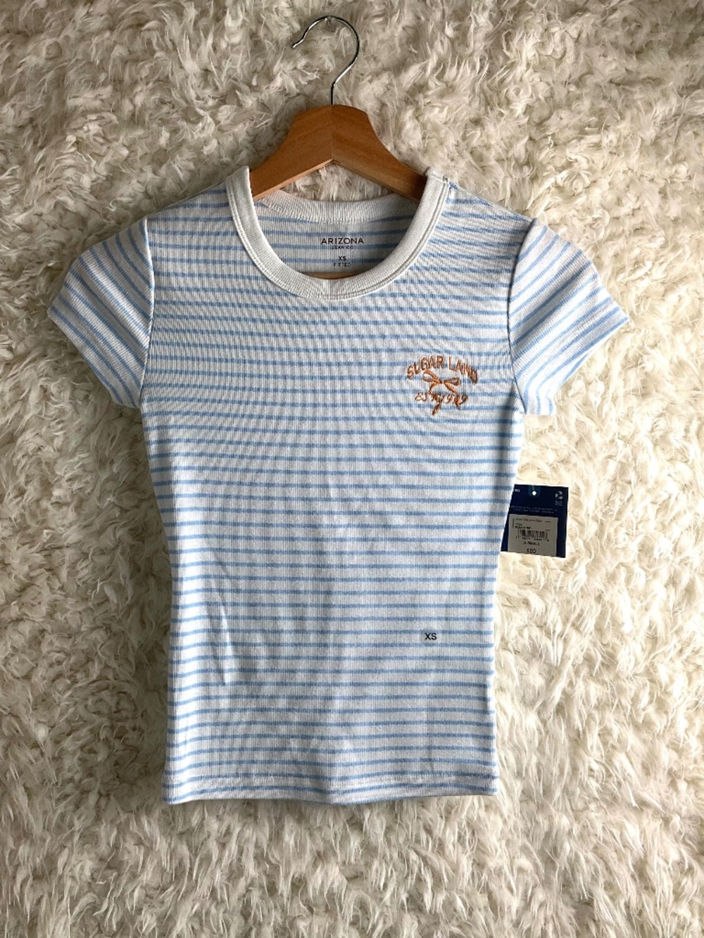 ARIZONA JEAN CO. JUNIOR GIRL'S CREW NECK GRAPHIC T-SHIRT~SIZE X-SMALL~NWT!